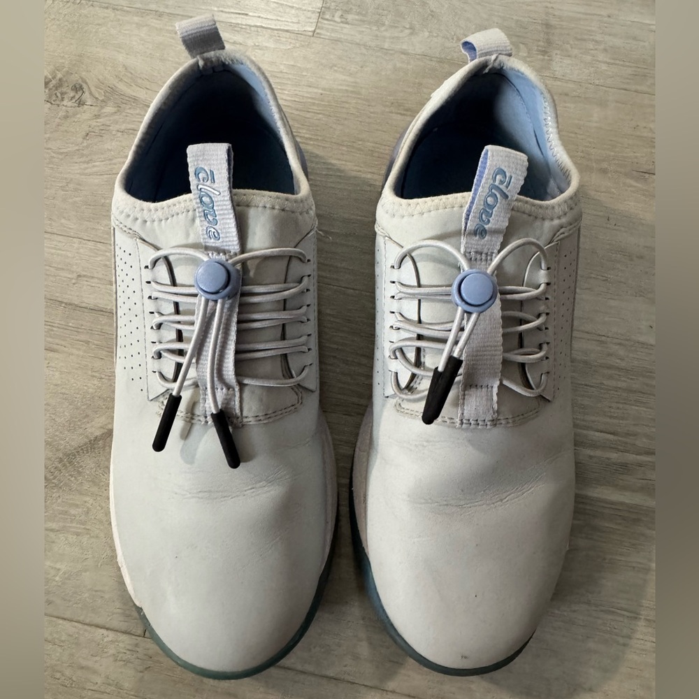 Clove sneakers